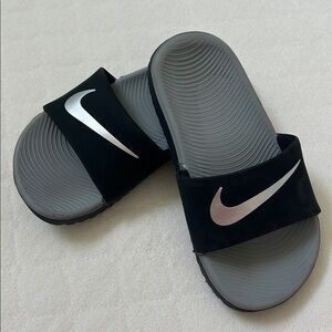 Nike | Boy KAWA Gray Black Sport Slides | 11
